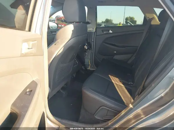 KM8J33AL5KU973307 2019 HYUNDAI TUCSON - Image 8