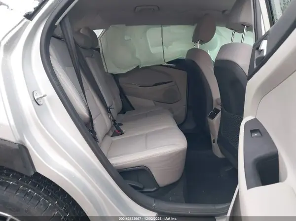 KM8J33AL5KU980127 2019 HYUNDAI TUCSON - Image 8