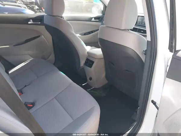 KM8J33AL5MU292759 2021 HYUNDAI TUCSON - Image 8