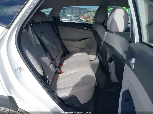 KM8J33AL5MU320270 2021 HYUNDAI TUCSON - Image 8