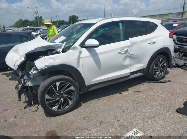 KM8J33AL5MU353009 2021 HYUNDAI TUCSON - Image 2