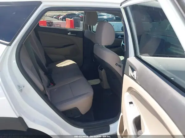KM8J33AL5MU357691 2021 HYUNDAI TUCSON - Image 8