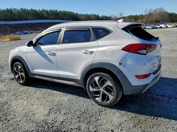 KM8J33AL6JU702058 2018 HYUNDAI TUCSON - Image 2