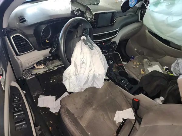 KM8J33AL6KU034988 2019 HYUNDAI TUCSON - Image 8