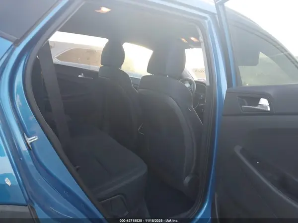 KM8J33AL6KU036787 2019 HYUNDAI TUCSON - Image 8