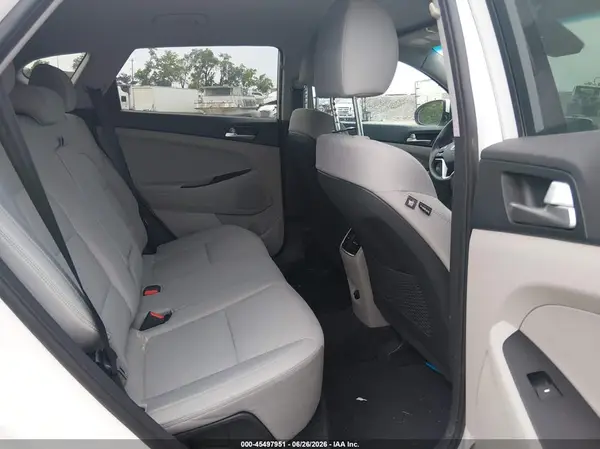 KM8J33AL6KU064962 2019 HYUNDAI TUCSON - Image 8