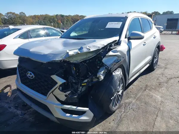 KM8J33AL6KU877217 2019 HYUNDAI TUCSON - Image 2