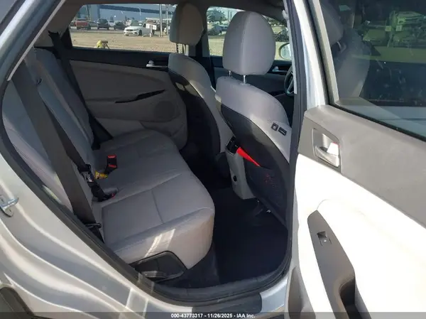 KM8J33AL6KU880828 2019 HYUNDAI TUCSON - Image 8