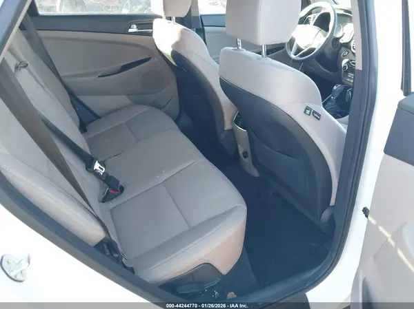 KM8J33AL6KU946102 2019 HYUNDAI TUCSON - Image 8