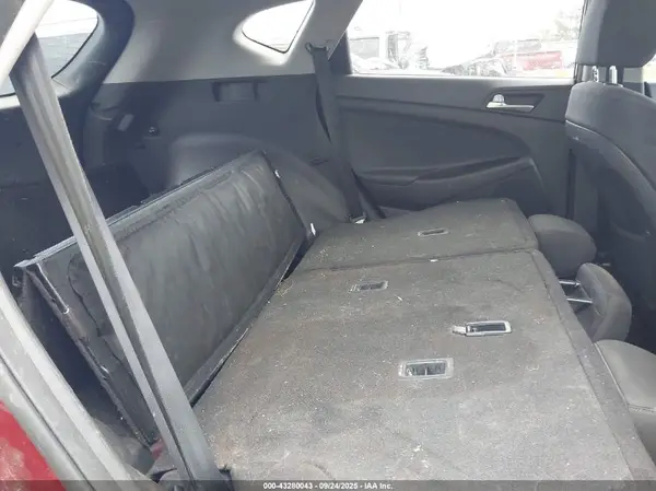 KM8J33AL6KU980475 2019 HYUNDAI TUCSON - Image 8