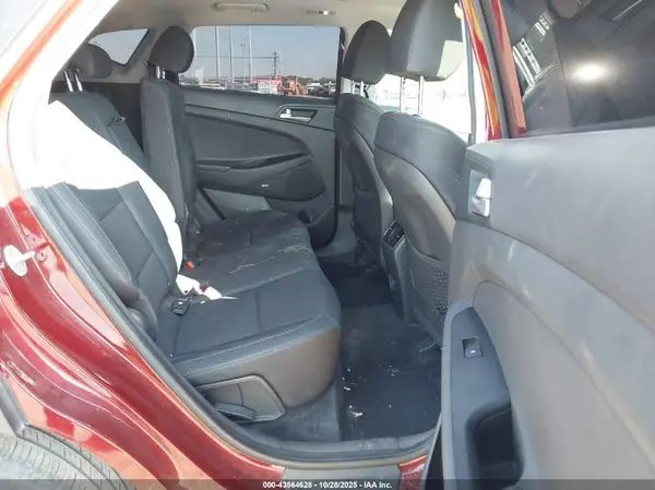 KM8J33AL6KU981092 2019 HYUNDAI TUCSON - Image 8