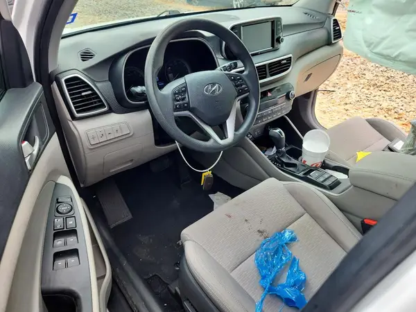 KM8J33AL6KU982808 2019 HYUNDAI TUCSON - Image 8