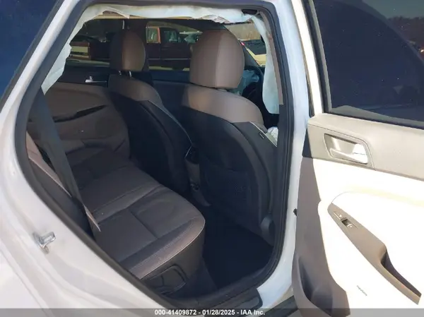 KM8J33AL6MU289059 2021 HYUNDAI TUCSON - Image 8