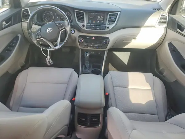 KM8J33AL7JU720570 2018 HYUNDAI TUCSON - Image 8
