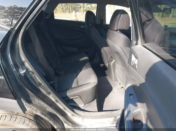 KM8J33AL7JU728779 2018 HYUNDAI TUCSON - Image 8