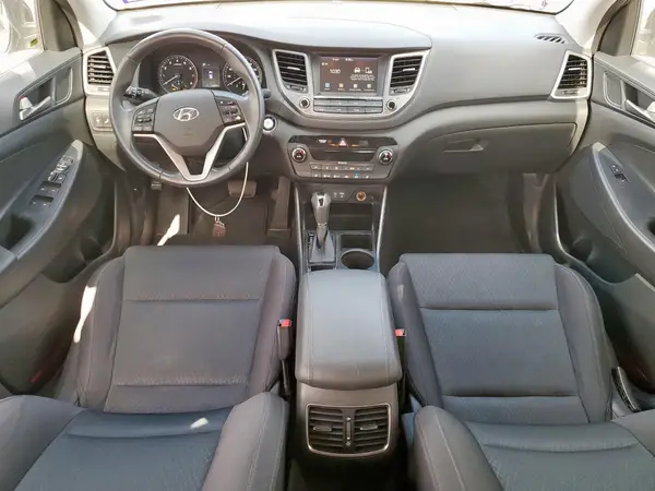 KM8J33AL7JU772023 2018 HYUNDAI TUCSON - Image 8