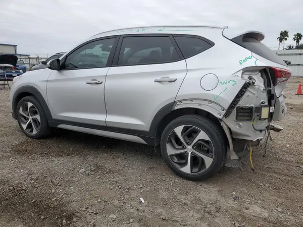 KM8J33AL7JU772071 2018 HYUNDAI TUCSON - Image 2