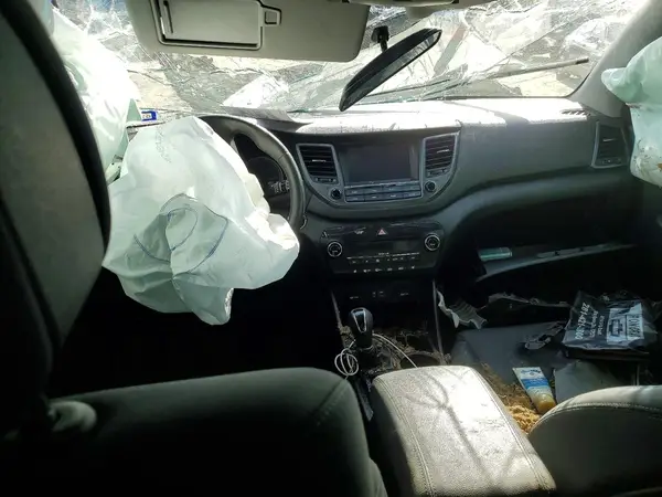 KM8J33AL7JU772104 2018 HYUNDAI TUCSON - Image 8