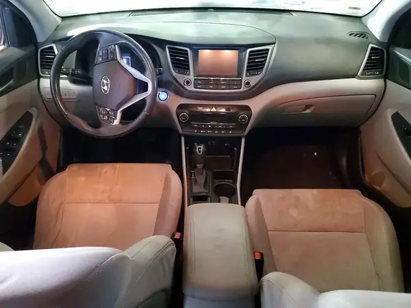 KM8J33AL7JU773981 2018 HYUNDAI TUCSON - Image 8