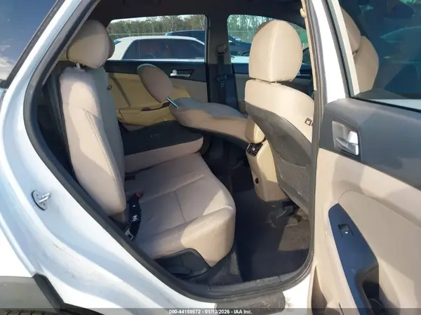 KM8J33AL7KU863892 2019 HYUNDAI TUCSON - Image 8