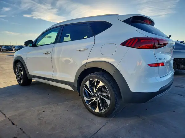 KM8J33AL7KU877338 2019 HYUNDAI TUCSON - Image 2