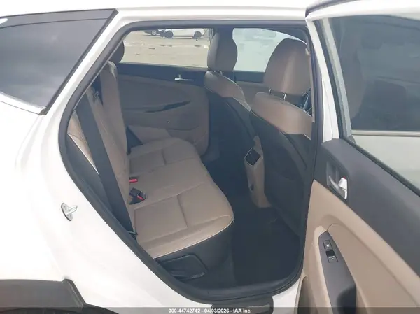 KM8J33AL7KU880658 2019 HYUNDAI TUCSON - Image 8