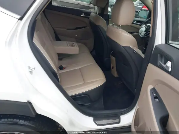 KM8J33AL7MU286364 2021 HYUNDAI TUCSON - Image 8