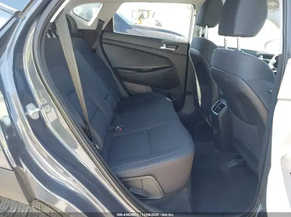 KM8J33AL7MU355568 2021 HYUNDAI TUCSON - Image 8