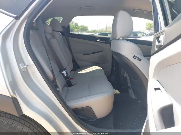 KM8J33AL7MU370183 2021 HYUNDAI TUCSON - Image 8