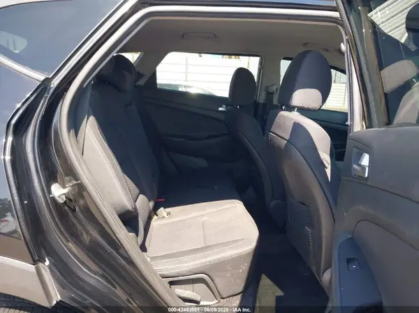 KM8J33AL7MU371270 2021 HYUNDAI TUCSON - Image 8