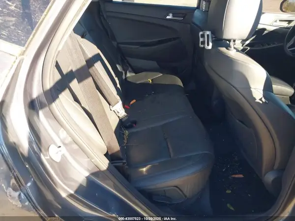 KM8J33AL8KU011664 2019 HYUNDAI TUCSON - Image 8