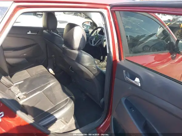 KM8J33AL8KU025533 2019 HYUNDAI TUCSON - Image 8