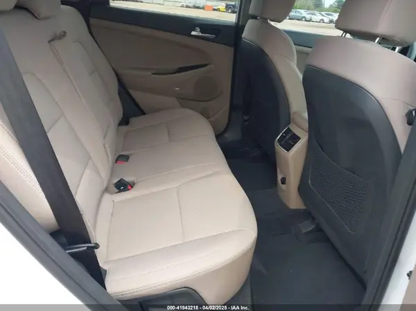 KM8J33AL8KU045863 2019 HYUNDAI TUCSON - Image 8