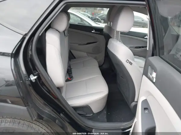 KM8J33AL8KU051422 2019 HYUNDAI TUCSON - Image 8
