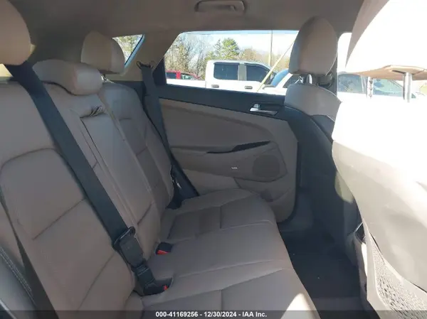 KM8J33AL8KU055101 2019 HYUNDAI TUCSON - Image 8