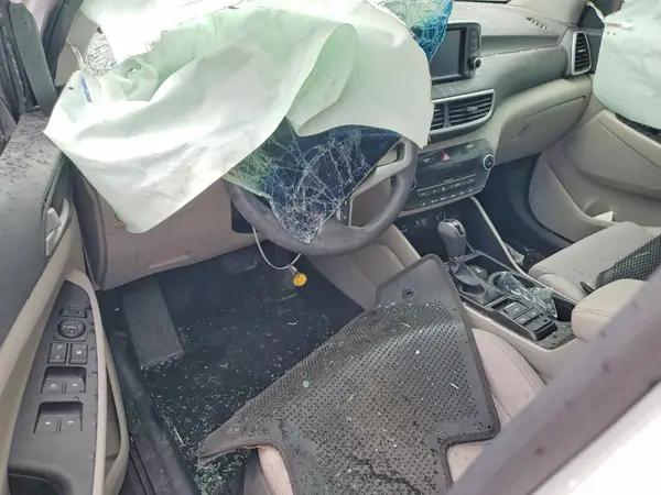 KM8J33AL8KU060332 2019 HYUNDAI TUCSON - Image 8