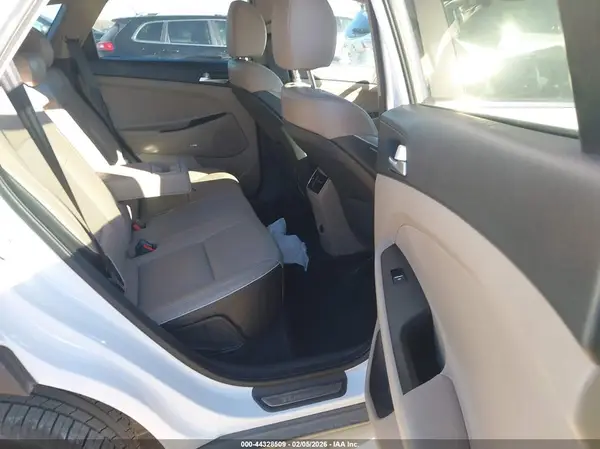 KM8J33AL8KU882693 2019 HYUNDAI TUCSON - Image 8