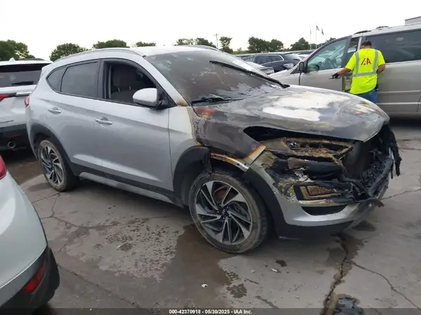 KM8J33AL8KU938809 2019 HYUNDAI TUCSON - Image 1