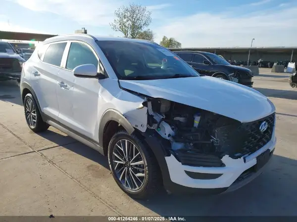 KM8J33AL8LU251329 2020 HYUNDAI TUCSON - Image 1