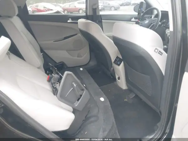 KM8J33AL8MU371083 2021 HYUNDAI TUCSON - Image 8