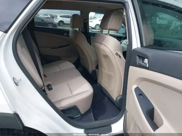 KM8J33AL9JU801778 2018 HYUNDAI TUCSON - Image 8