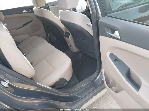 KM8J33AL9KU017473 2019 HYUNDAI TUCSON - Image 8