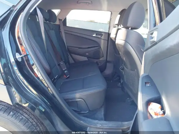 KM8J33AL9KU018204 2019 HYUNDAI TUCSON - Image 8