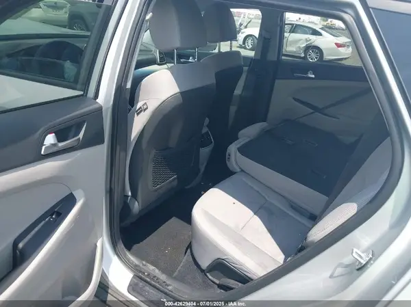 KM8J33AL9KU876840 2019 HYUNDAI TUCSON - Image 8