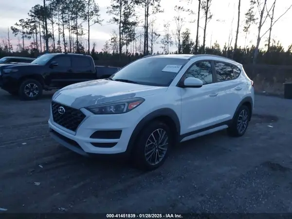 KM8J33AL9KU984200 2019 HYUNDAI TUCSON - Image 2