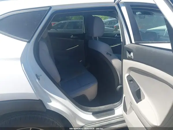 KM8J33AL9LU181632 2020 HYUNDAI TUCSON - Image 8