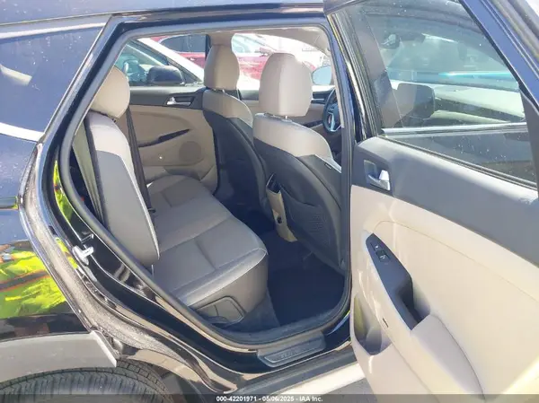 KM8J33AL9LU196101 2020 HYUNDAI TUCSON - Image 8