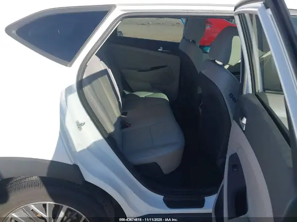 KM8J33AL9MU313922 2021 HYUNDAI TUCSON - Image 8