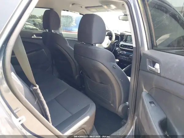 KM8J33AL9MU339663 2021 HYUNDAI TUCSON - Image 8