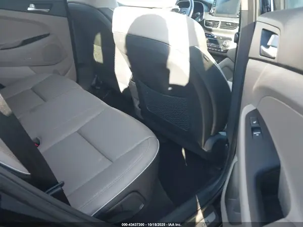 KM8J33AL9MU380830 2021 HYUNDAI TUCSON - Image 8
